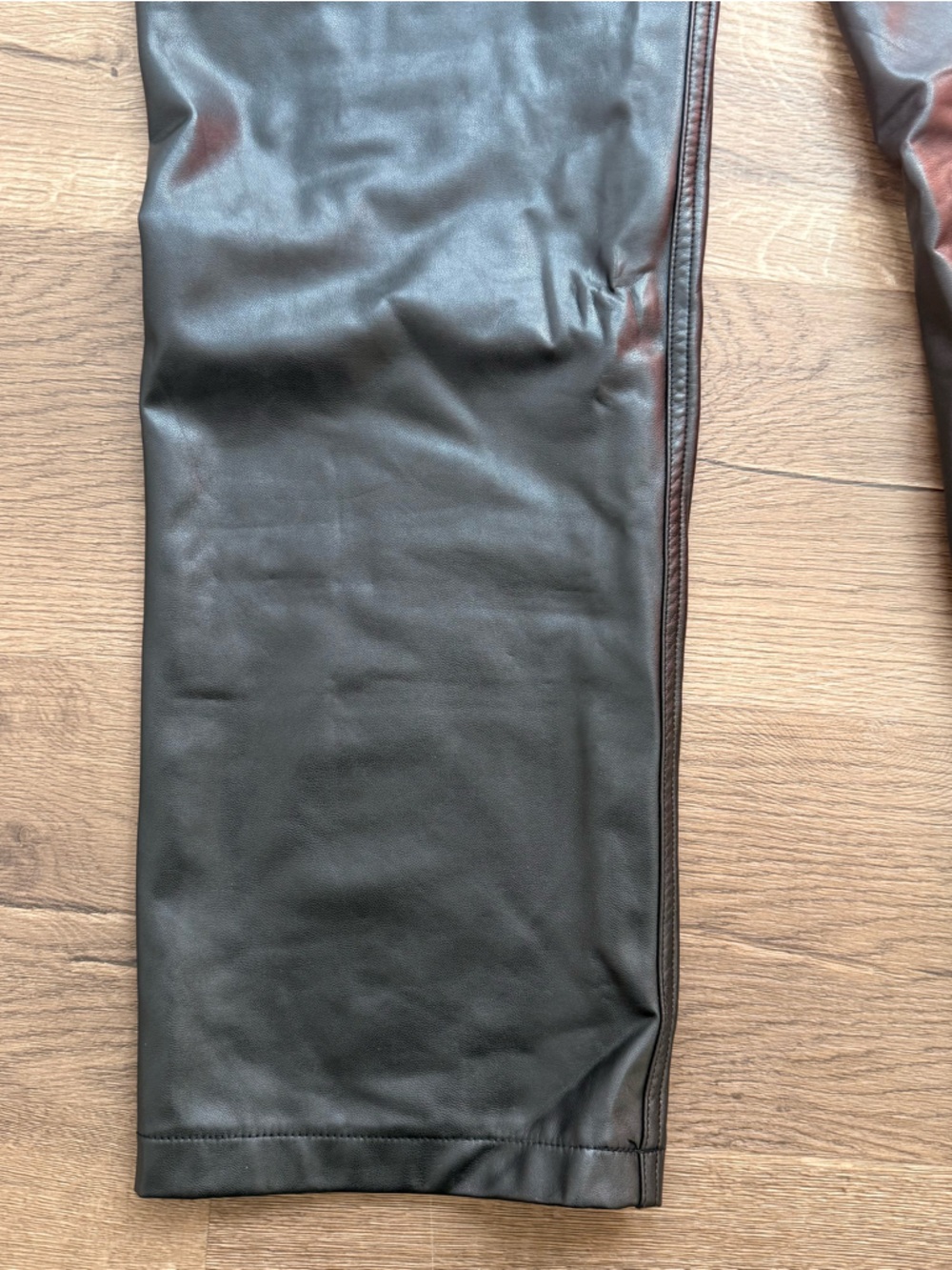 Abercrombie & Fitch Curve Love High Rise 90s Straight Vegan Leather Pants - Picture 10 of 10